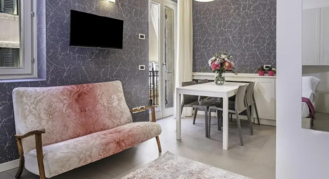 Beautiful Studio Flat With Balcony in Front of Arena, Забронировать Отель исторический центр Верона, рядом с Ратуша Вероны