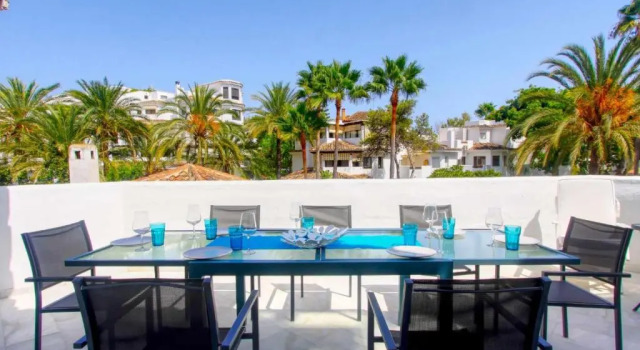 Апартаменты 1093 modern beach apartment , huge terrace , bbq