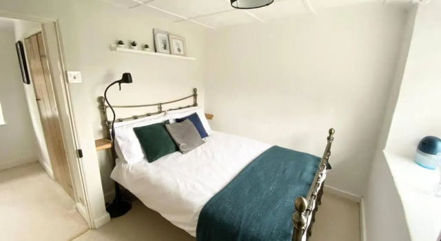 Коттедж 2 Bedroom Cottage - Sleeps 4 - Wifi, Fireplace