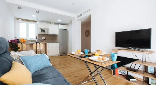 Апартаменты Hostly Sol 2bdr flat with patio in Seville center