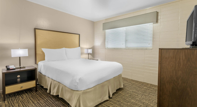 Четырёхместный люкс с 2 комнатами Best Western Petaluma Inn