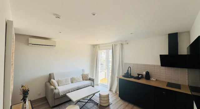Люкс Comfort Hôtel Aiglon Bylitis