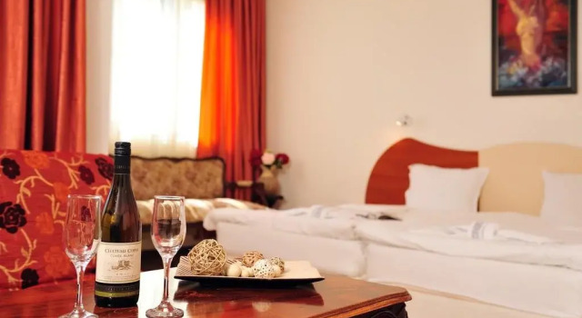 Family Hotel The Hunter's Lodge, Забронировать Отель Отели области Бургас с бассейном, Бассейн