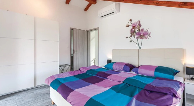 Beautiful Home in Fazana With Wifi and 2 Bedrooms, Prenota Hotel Hotel a Valbandon con piscina, Piscina