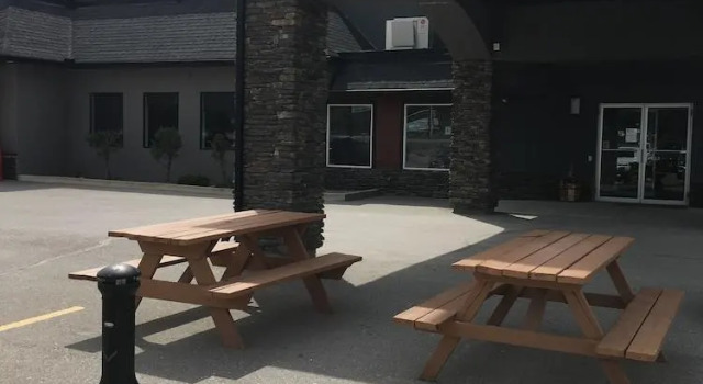 Четырёхместный люкс The Kanata Inns Invermere