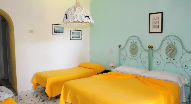 Четырёхместный номер Standard Hotel Belsole