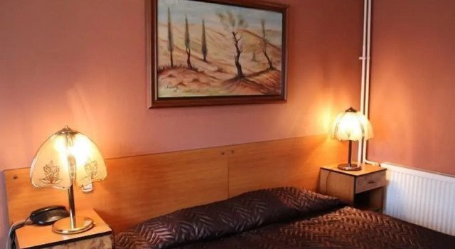 Villa Kristal Hotel, Varaa Hotelli 11. Újbuda 