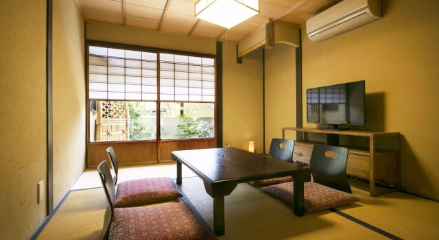 Коттедж Demizu Meiji-Era Machiya in Kyoto