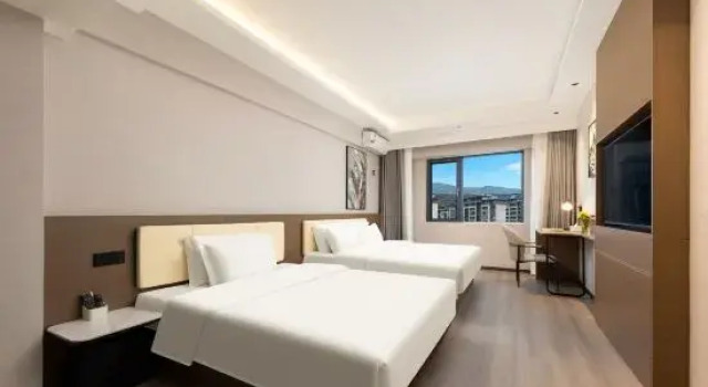 Люкс Executive Tianlong Hotel (Lufeng South Railway Station Jinshan Ancient Town Branch)