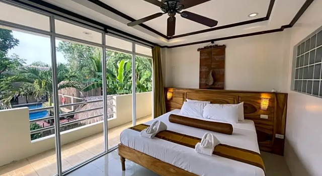 Двухместный люкс Palms Cove Resort
