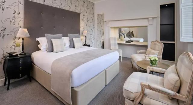 Полулюкс Luxury The Roseate Villa Bath