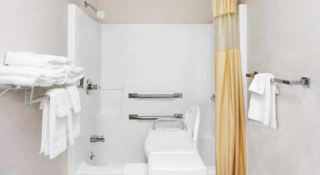 Номер Standard Days Inn by Wyndham Morristown
