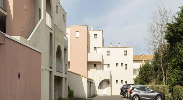 Apartment in Agde Near Sandy Beach, Book Lejlighed Agde Canal du Midi