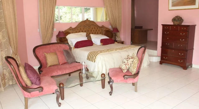 Borrowdale Ground Floor with Poolview