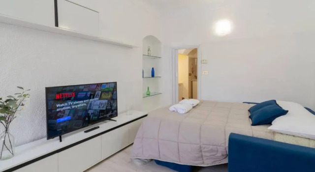 Студия San Siro Suite. Sanremo centro a due passi dal mare. WiFi e Netflix