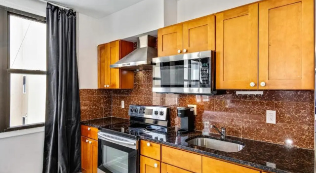 Апартаменты Classic, Modern With a Splash of Glam 2BD Apt