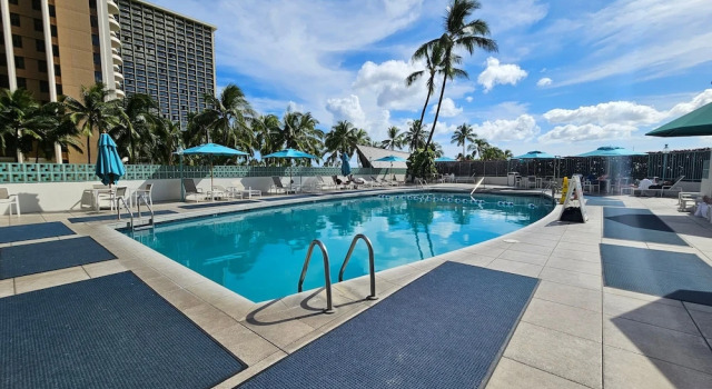 Fully Furnished Ilikai Tower 525 Condo With Free Wifi, Near Best Waikiki Beaches! by RedAwning