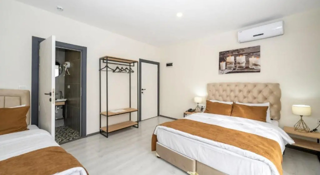 Трёхместный номер Standard с балконом Glori̇a Ai̇rport Hotel