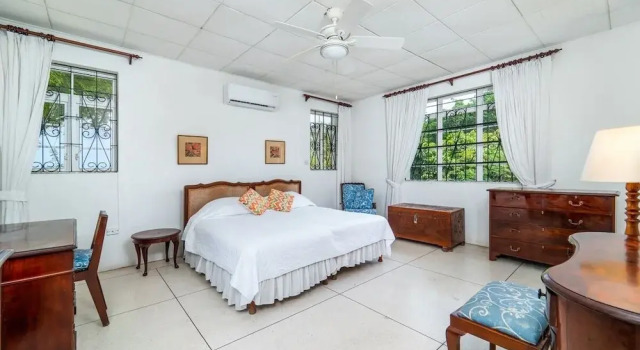 Clearwater 4 Bedroom Home, Rezervovat Rekreační dům Chaty v Speightstown, Chalupa
