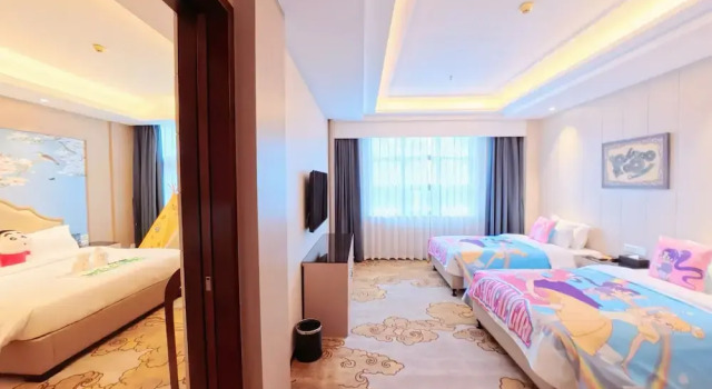 Четырёхместный семейный номер Standard Dayhello Hotel Shenzhen Shekou