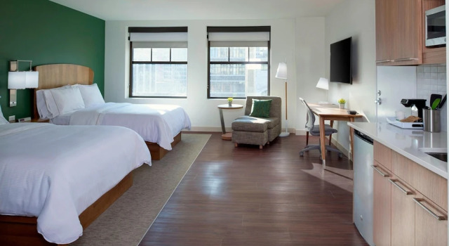 Четырёхместный номер Standard Element by Marriott Detroit at The Metropolitan