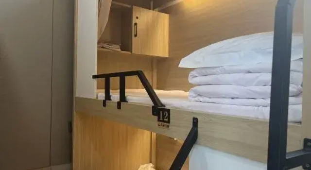 Кровать в общем номере (мужской номер) Yushe Hostel