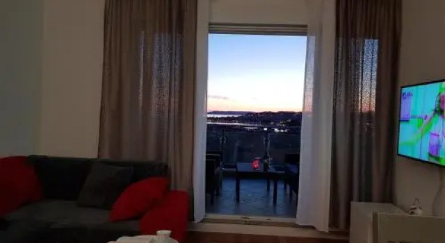 Apartment In, Varaa Huoneisto Hotellit Strožanac pysäköinnillä, Pysäköinti
