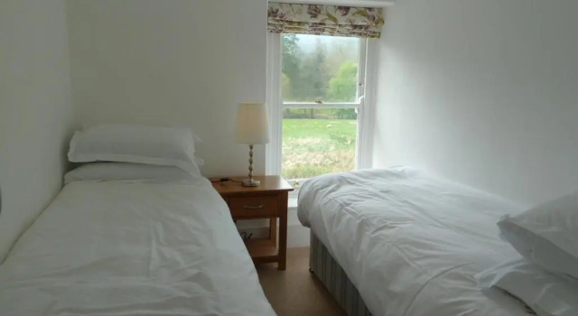 Bronfelin & Troed-y-rhiw Holiday Cottages
