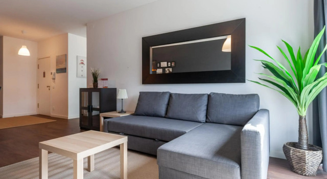 FLH Expo Modern Flat with Balcony, Забронировать Отель Лориш 