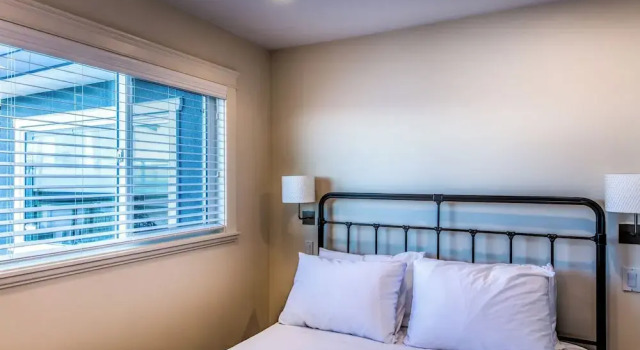 Люкс с 2 комнатами с видом на океан Qualicum Beach Ocean Suites