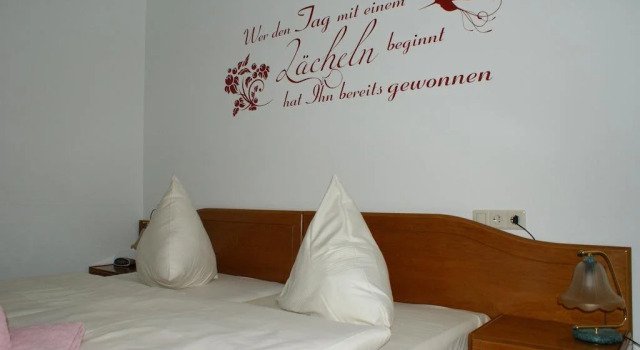 Brenz Hotel, Забронировать Отель Хербрехтинген 