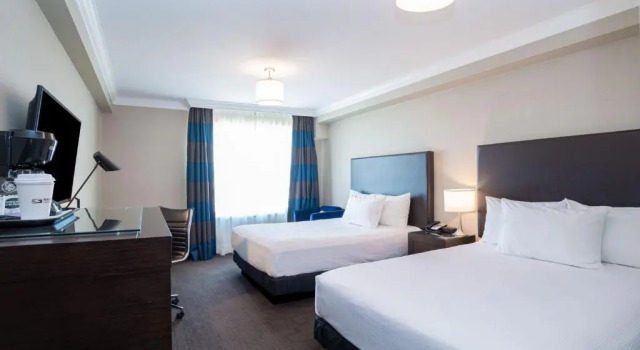 Четырёхместный номер Standard Sandman Hotel Oakville