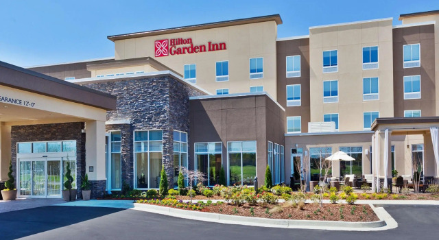 Четырёхместный номер Standard Hilton Garden Inn Montgomery - EastChase