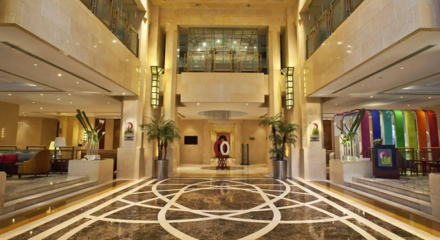 Crowne Plaza Century Park Shanghai, Varaa Hotelli Pudong Shanghai
