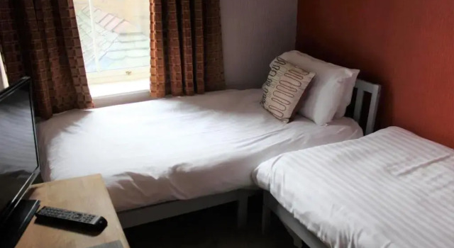 Номер Standard The Crown Hotel