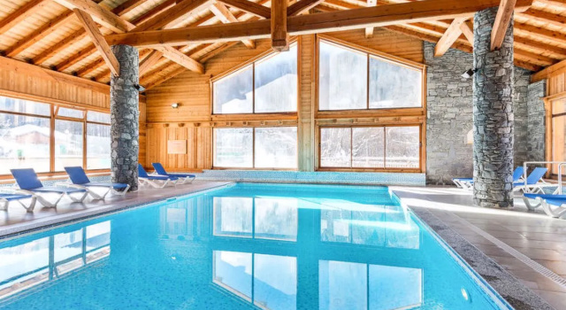 Le Hameau du Rocher Blanc 16140, Rezervasyon Otel Serre Chevalier otoparklı oteller, Otopark