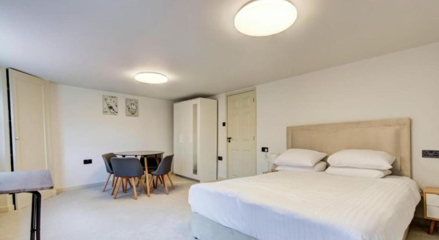 Stylish 2BR Apartment in Leicester Square