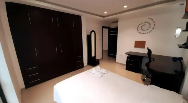 Espectacular casa grande vacacional en Manta!, Book Hotel Hotels in Manabi with Parking, Parking