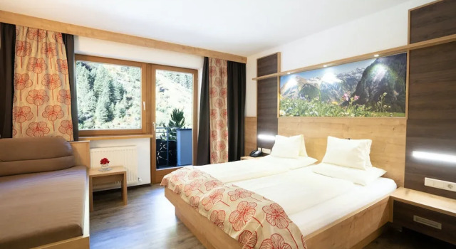 Двухместный номер Standard с балконом Hotel Gundolf