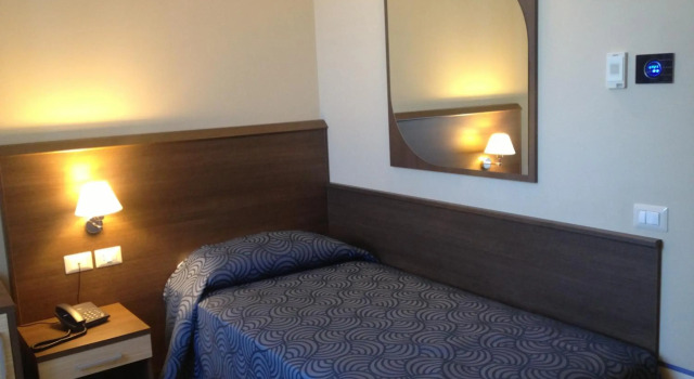 Hotel Milazzo, Rezerwuj Hotel Hotele w Milazzo z basenem, Basen