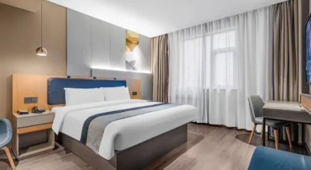 Люкс Homeinn Selected Hotel (Weifang Dongfeng East Street Taihua City)