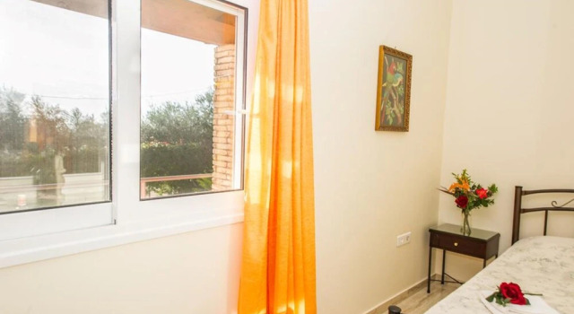 Cozy Flat In An Olive Grove Near a Sandy Beach