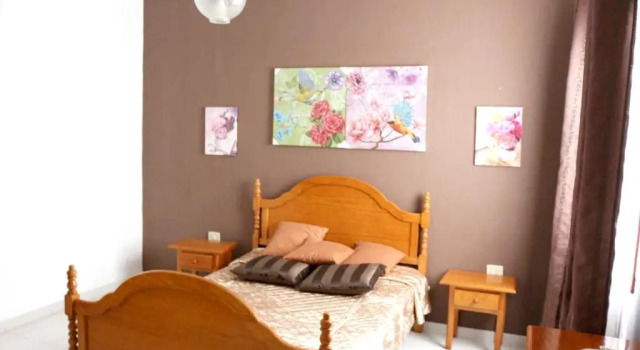 Apartment with 2 bedrooms in El Paso with wonderful mountain view balcony and WiFi 11 km from the beach, Забронировать Апартаменты/квартира Отели Эль-Пасо с парковкой, Парковка