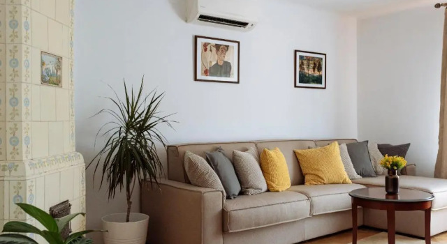 Lovely apartment and quiet courtyard in city centre, Prenota Appartamento Hotel a Muntenia con parcheggio, Parcheggio