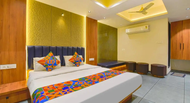 Номер Deluxe Fabhotel Udhna Inn