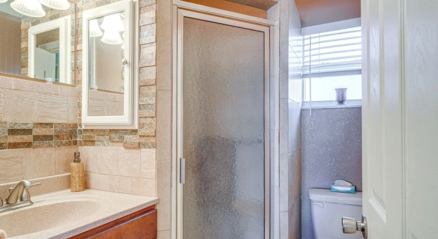 Коттедж Auburndale Vacation Rental w/ Yard & Lake Views