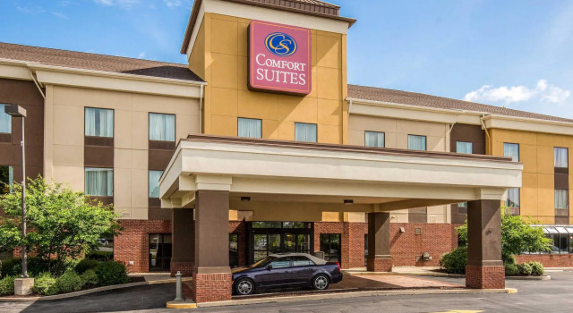 Четырёхместный номер Standard Comfort Suites Fairview Heights Saint Louis