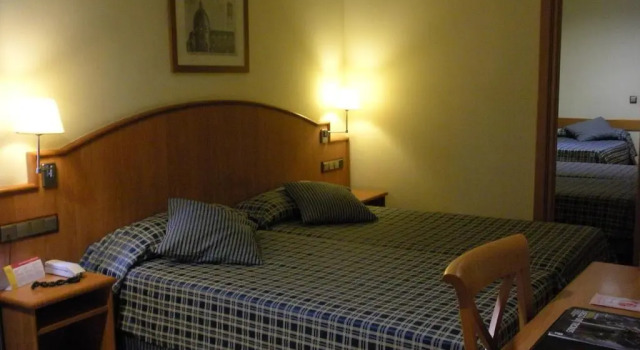 Трёхместный номер II Castillas Madrid
