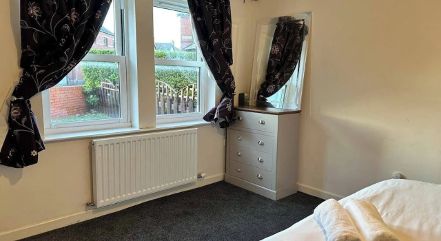 House - Sleeps 12 - Parking - Wifi, Varaa Lomakoti Mökit kohteessa Merseyside, Mökki
