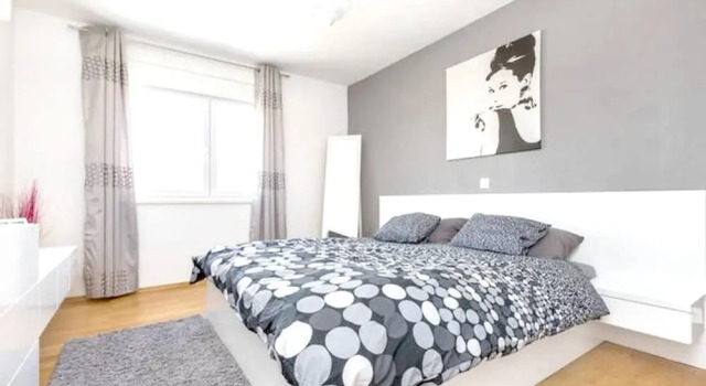 House With 3 Bedrooms in Podstrana, With Wonderful City View, Private, Rezerwuj Hotel Hotele w Strožanac z parkingiem, Parking